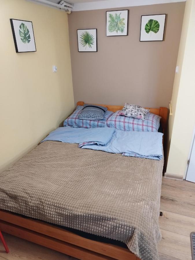 Tanie Noclegi Mieszkanka Zyrardow Exterior foto