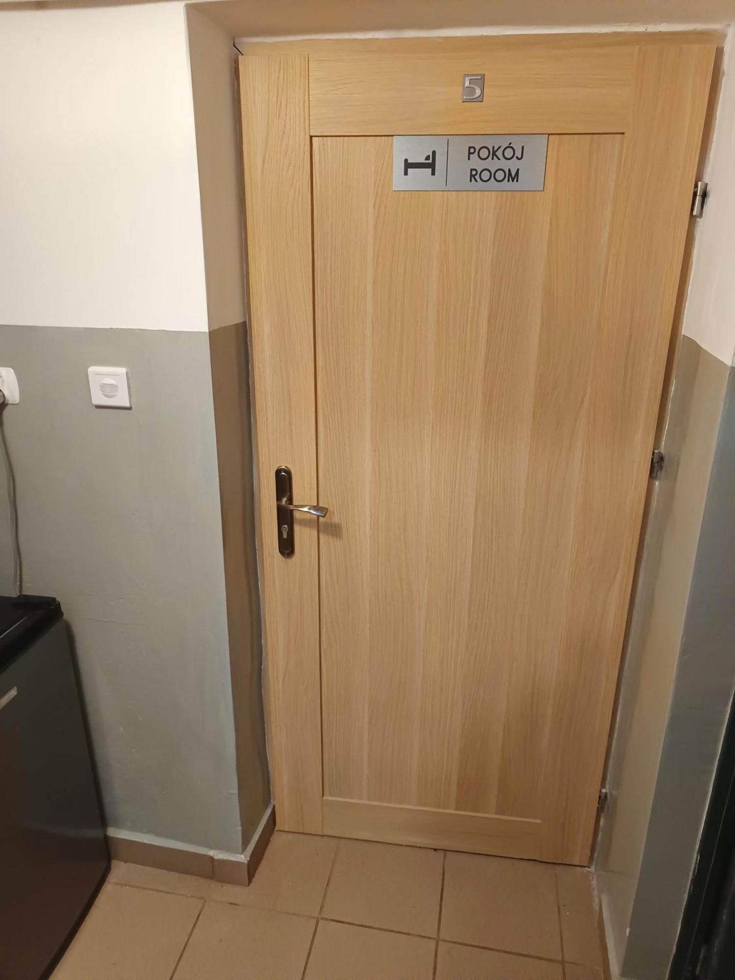 Tanie Noclegi Mieszkanka Zyrardow Exterior foto